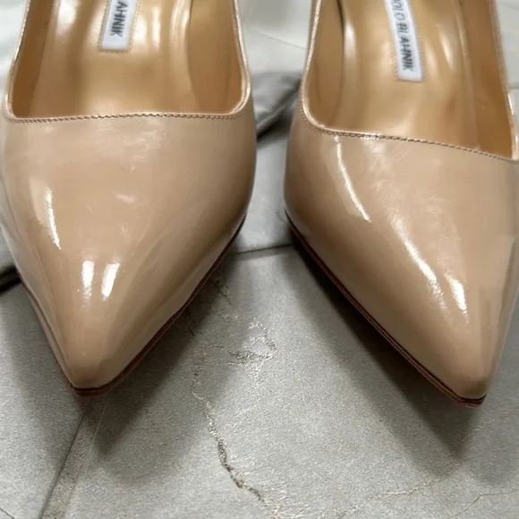 Manolo Blahnik Women's Beige Pumps